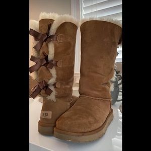 Tall Bailey Bow Uggs (chestnut)
